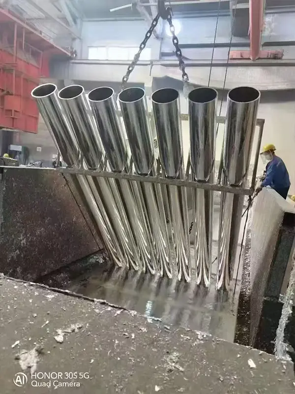Hot Dip Galvanized Cold Rolled Seamless Steel Pipe Hot Dip Galvanized Cold Rolled Seamless Steel Pipe